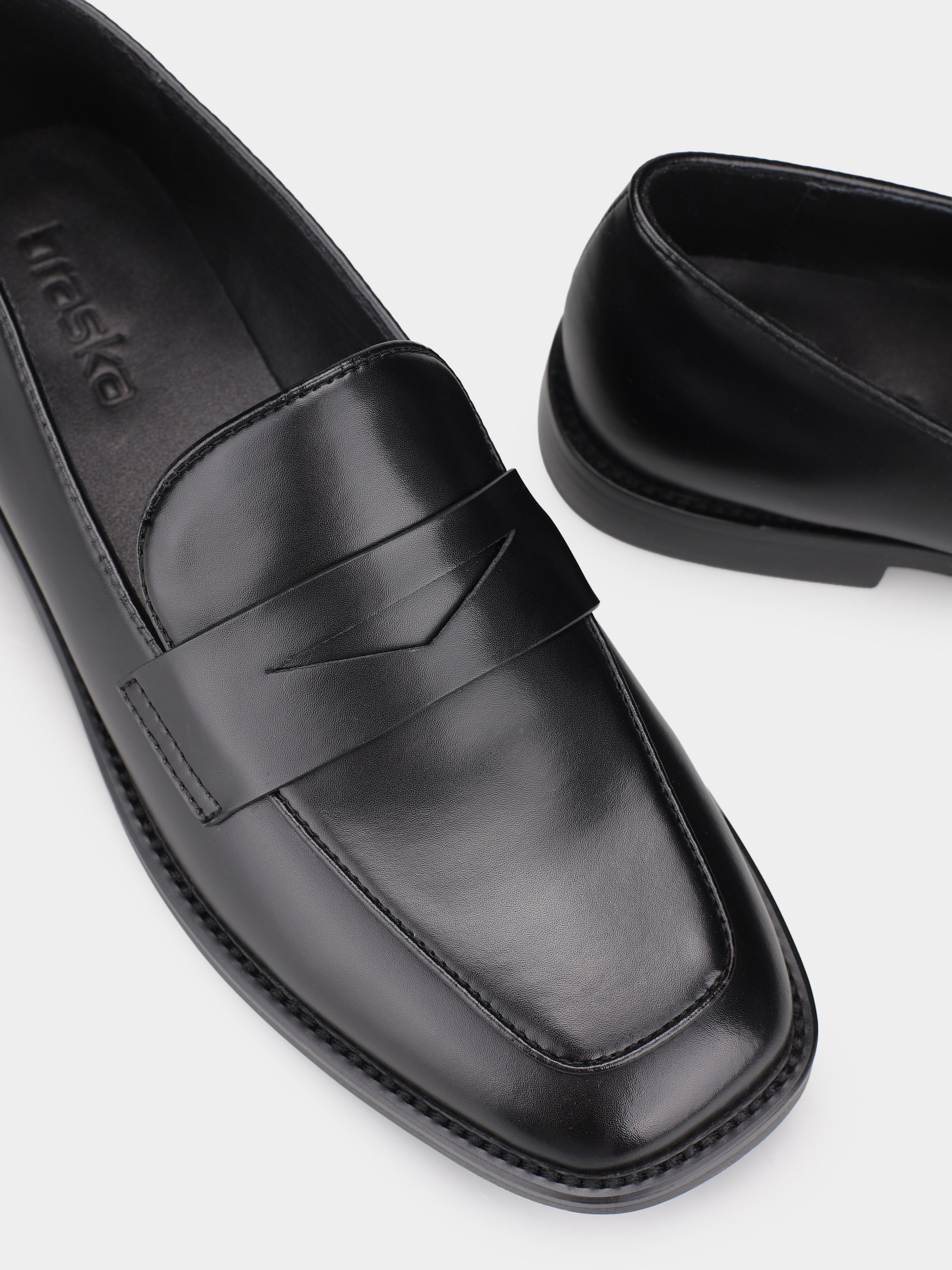 Туфлі та лофери Жіночі Braska