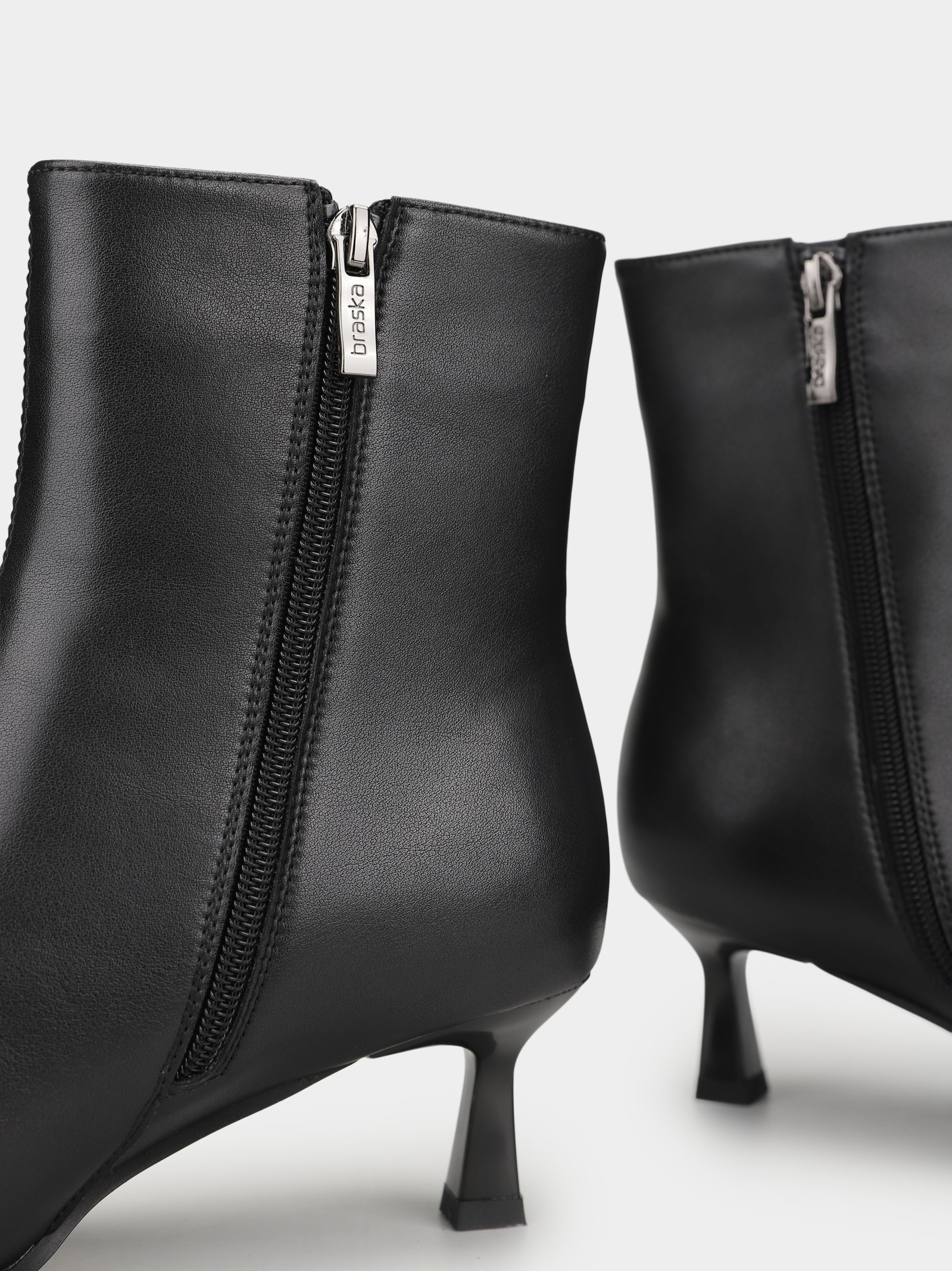 Черевики та чоботи Жіночі Braska
