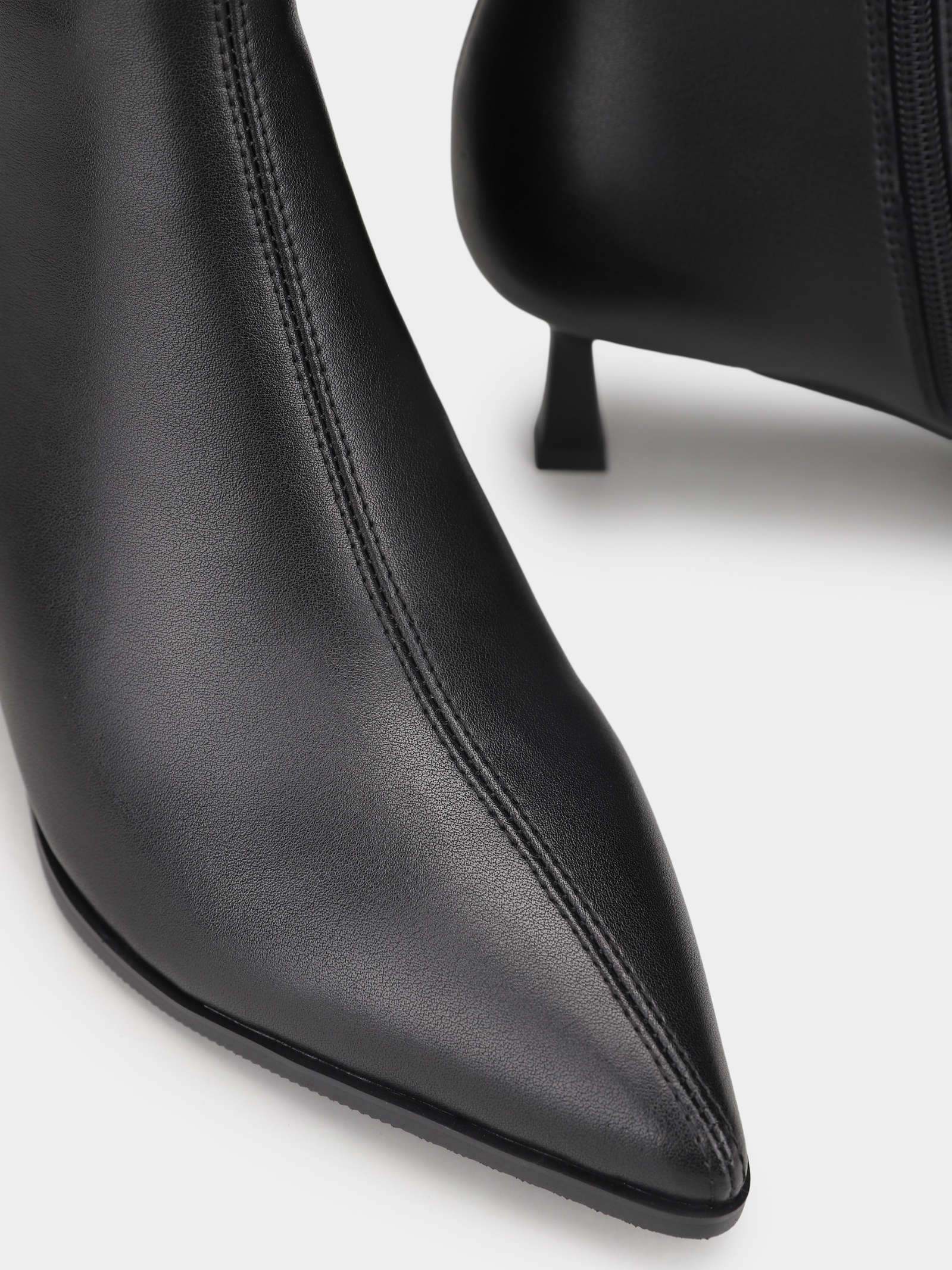 Черевики та чоботи Жіночі Braska