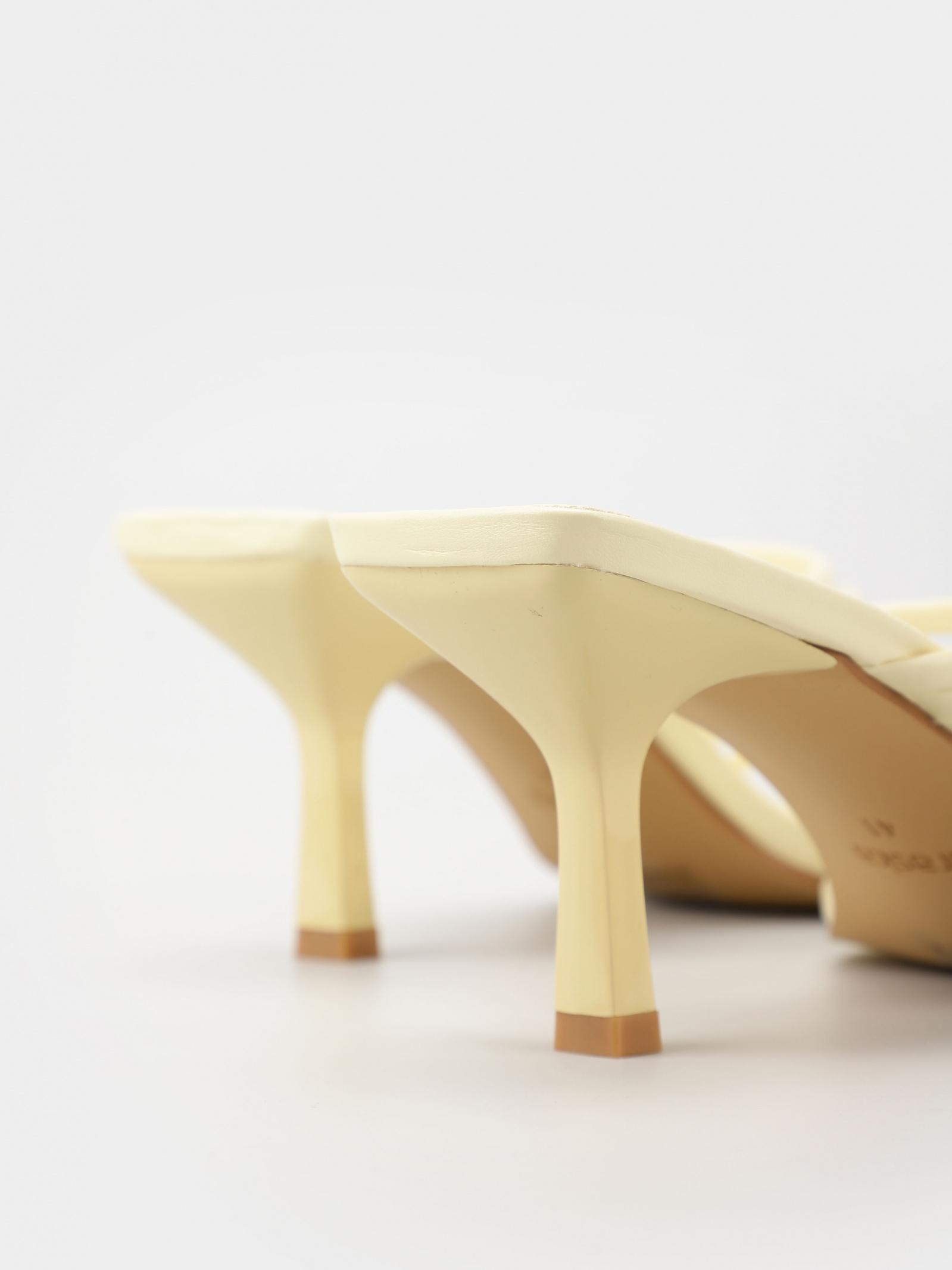 Mules Women's Braska