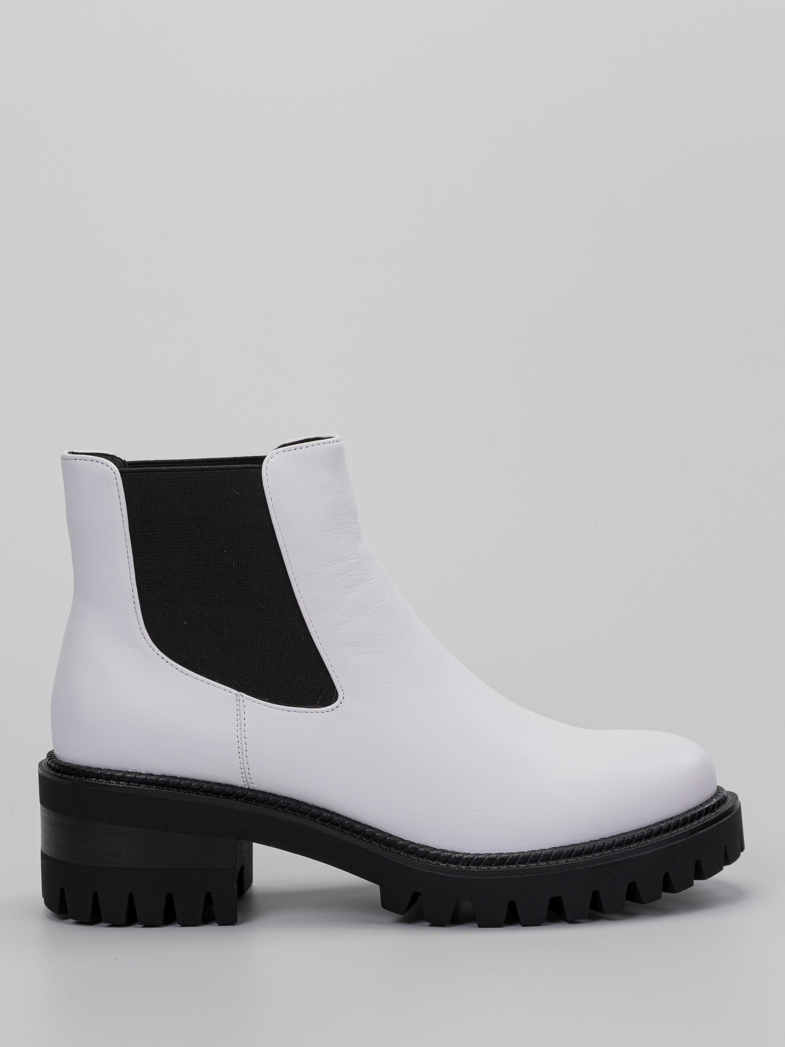 Chelsea Boots Women's Braska