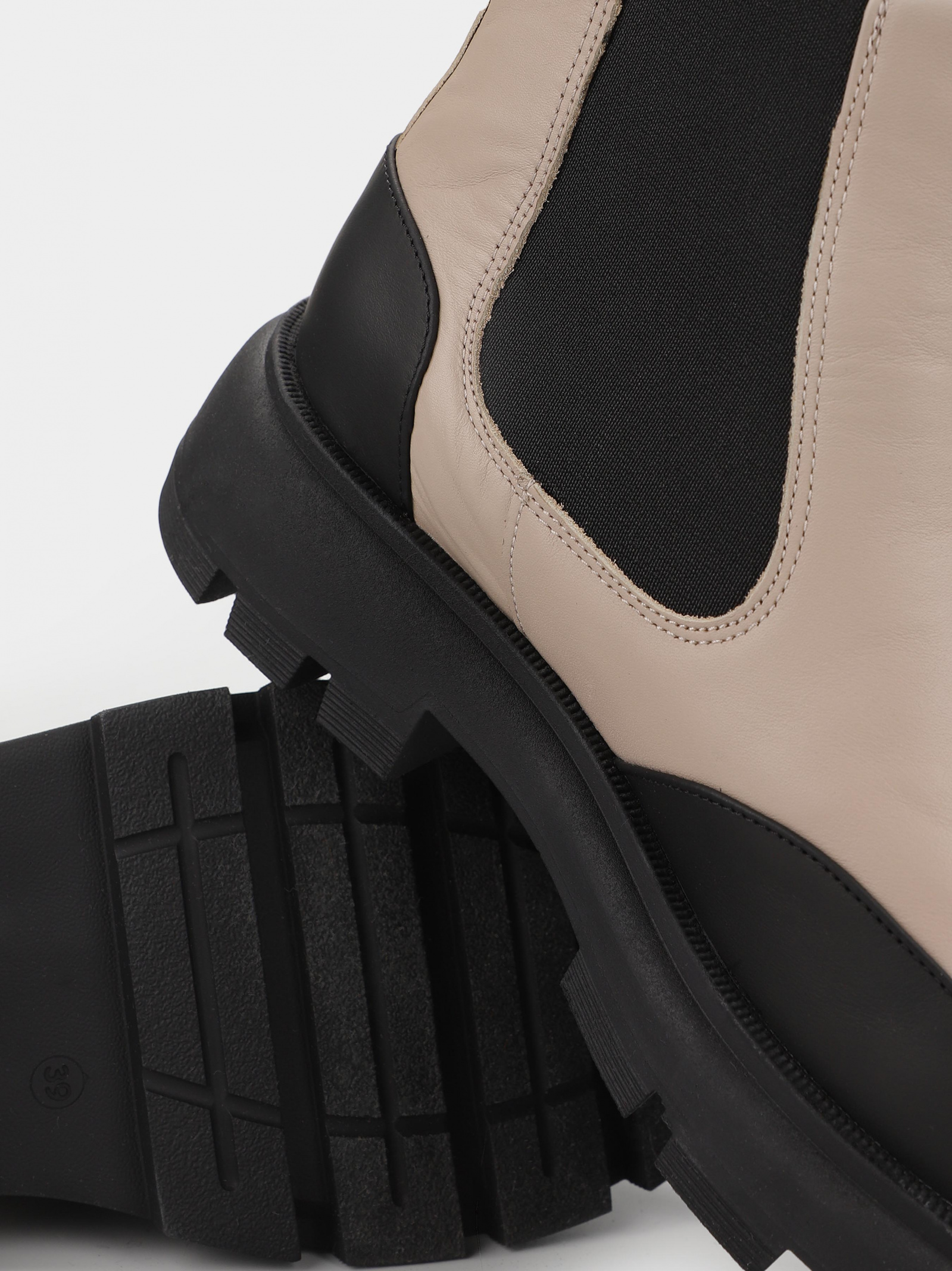 Chelsea Boots Women's Braska