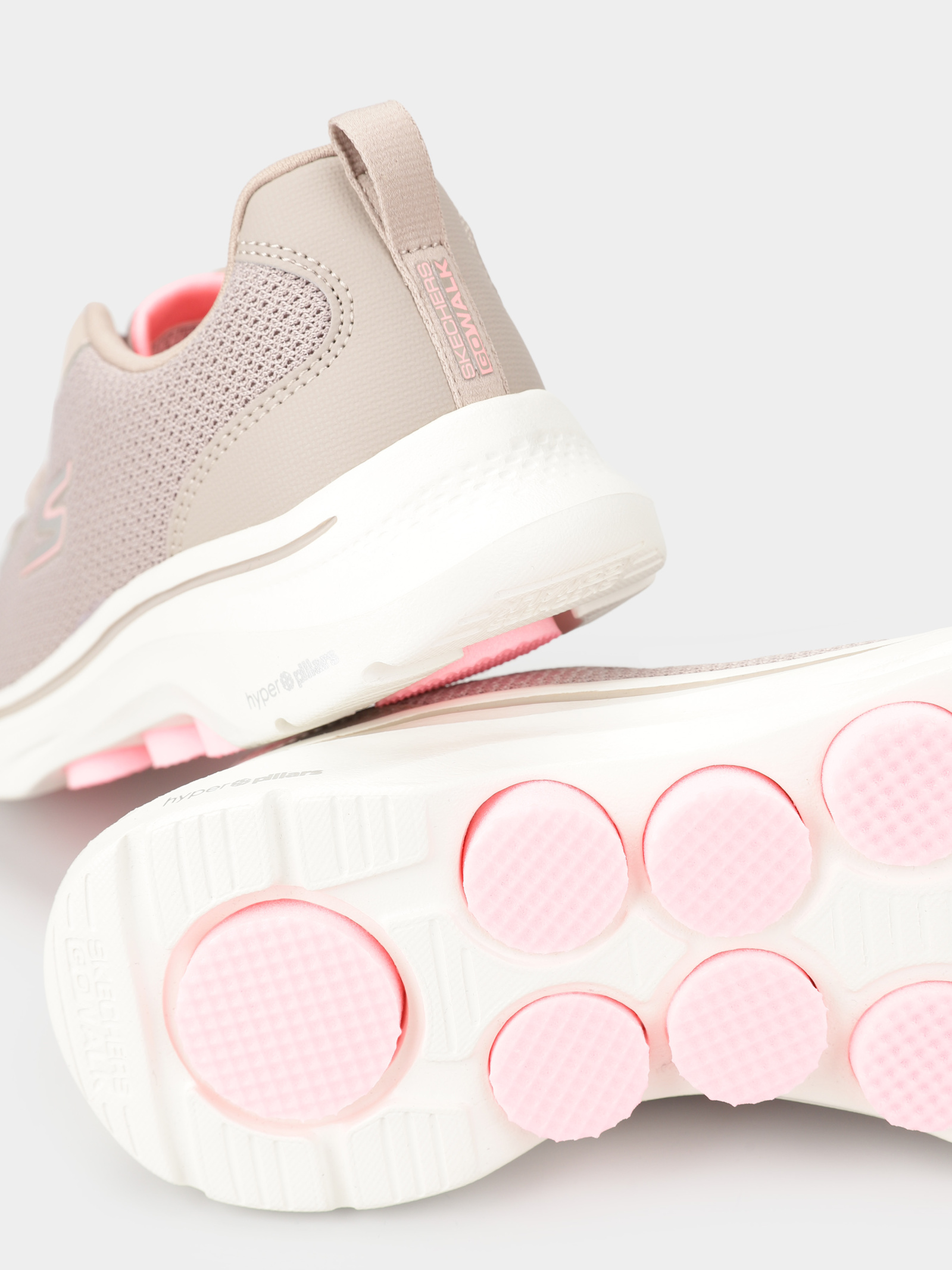 Кросівки для спорту Жіночі Skechers