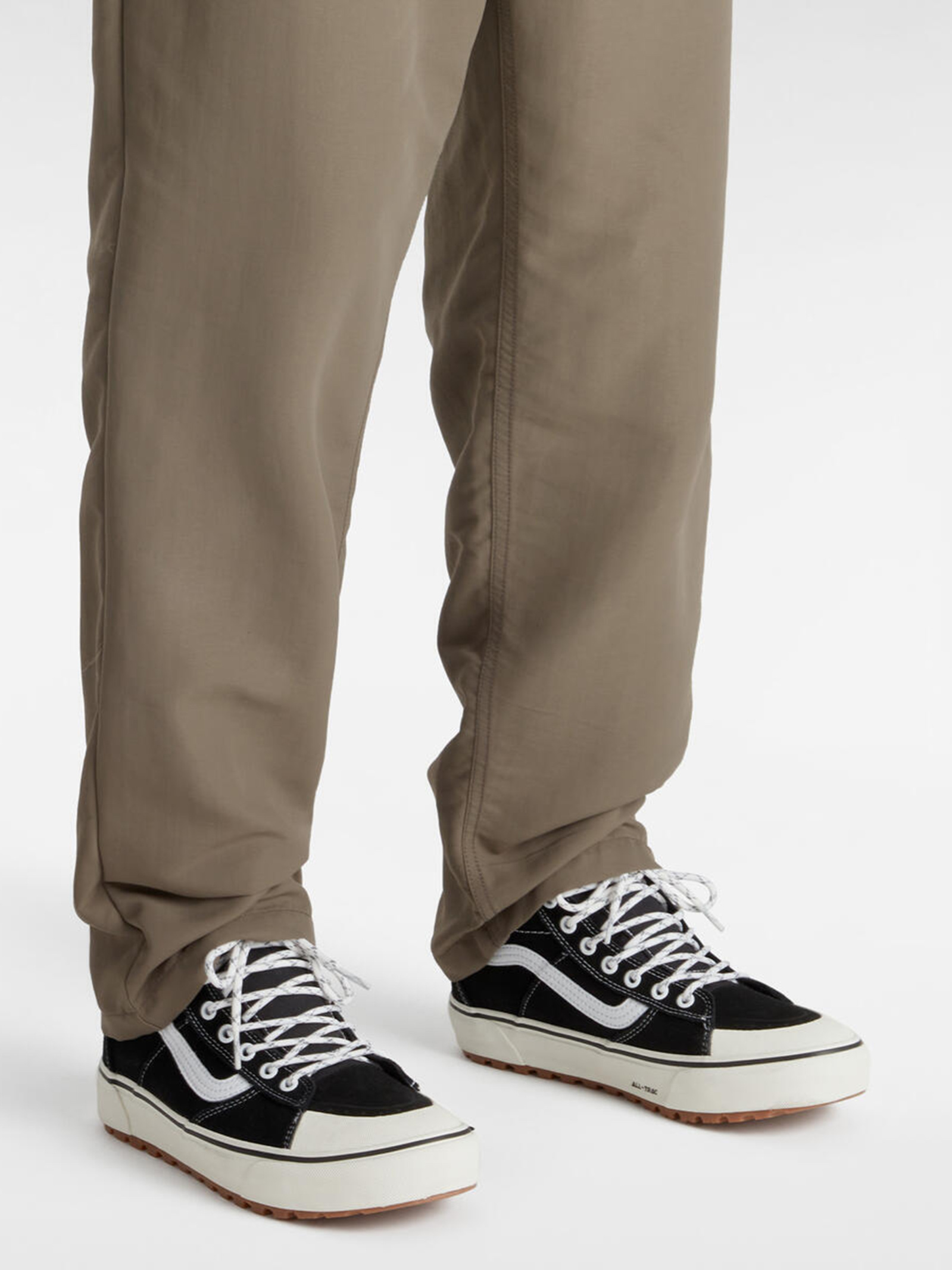 Черевики та чоботи Унісекс Vans