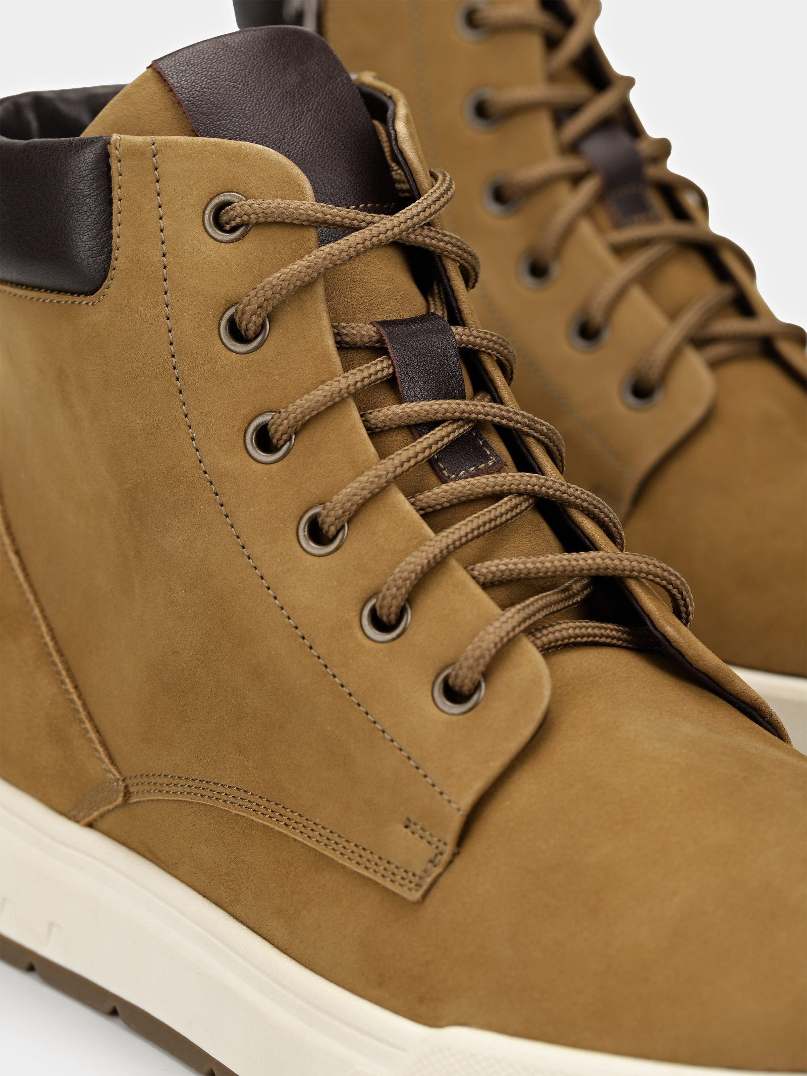 Черевики та чоботи Чоловічі Braska