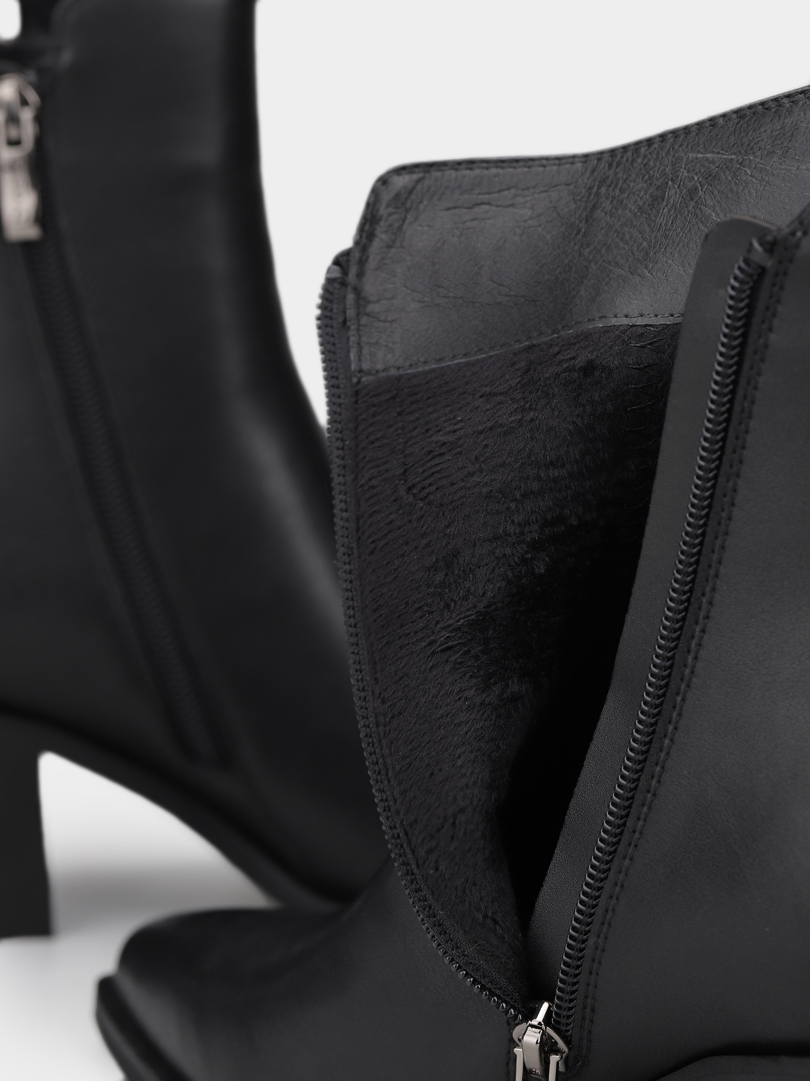 Черевики та чоботи Жіночі Braska