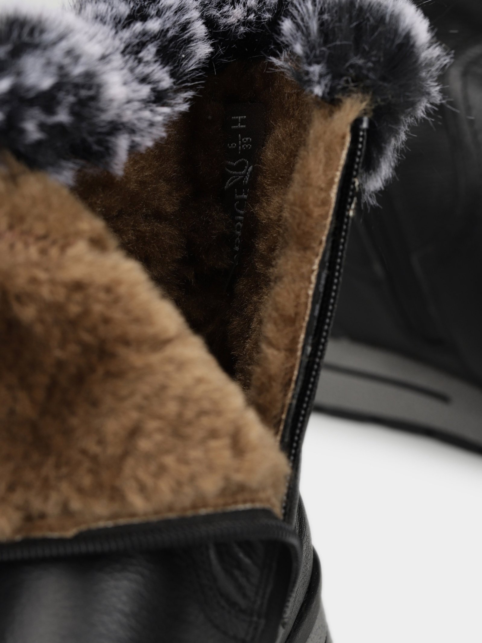 Черевики та чоботи Жіночі Caprice