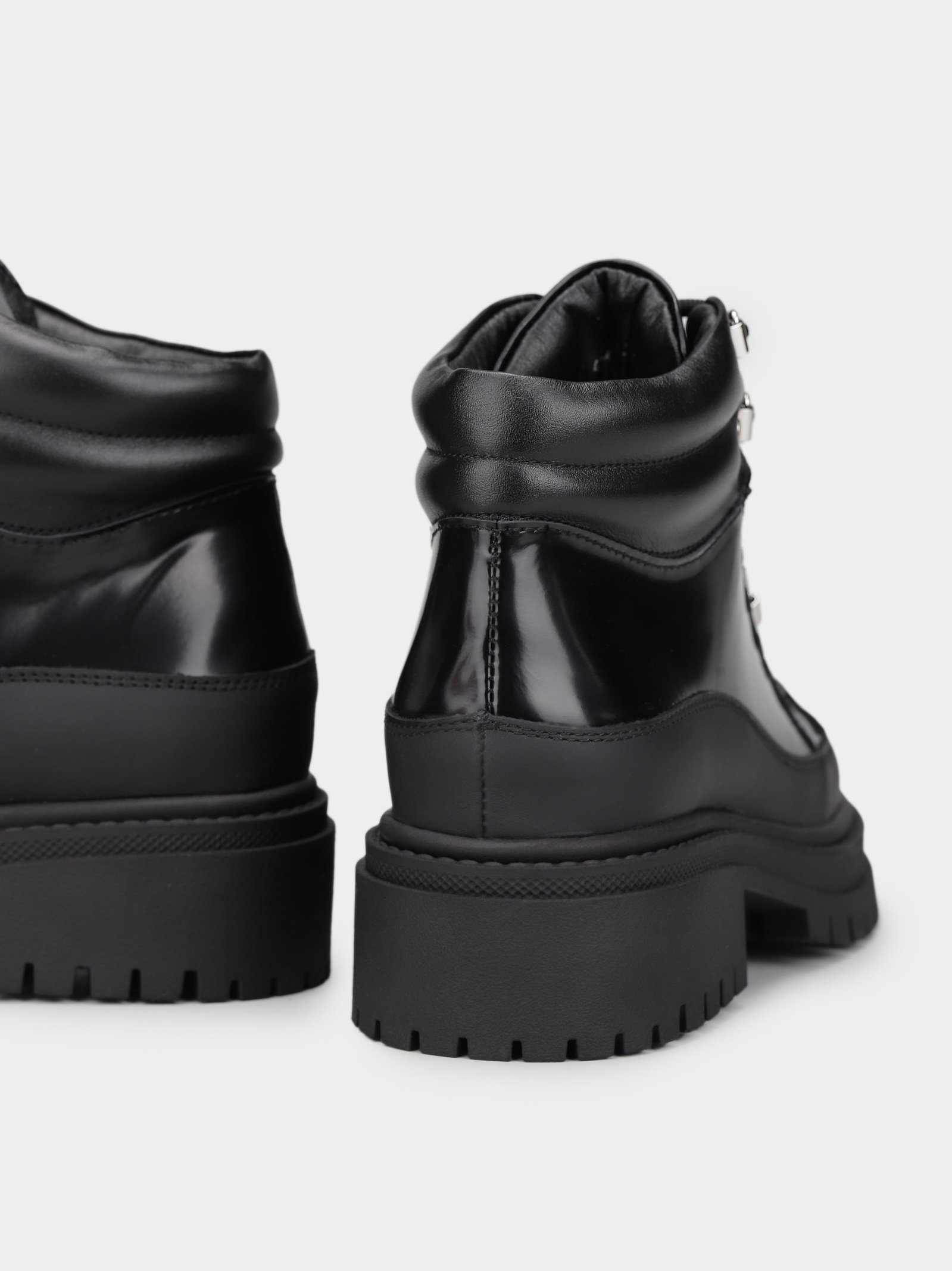 Черевики та чоботи Жіночі Braska