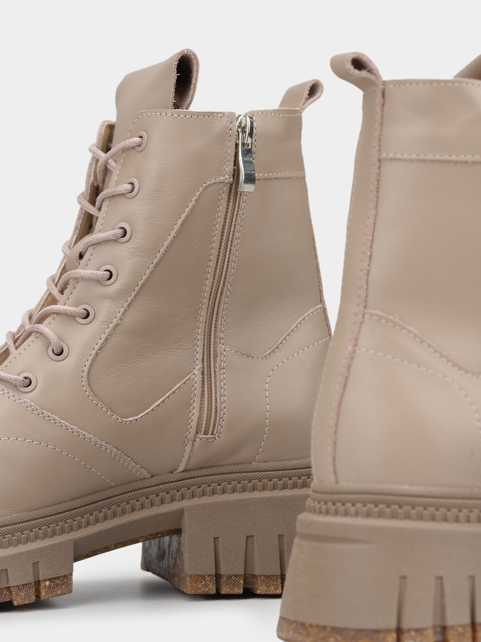 Черевики та чоботи Жіночі Braska