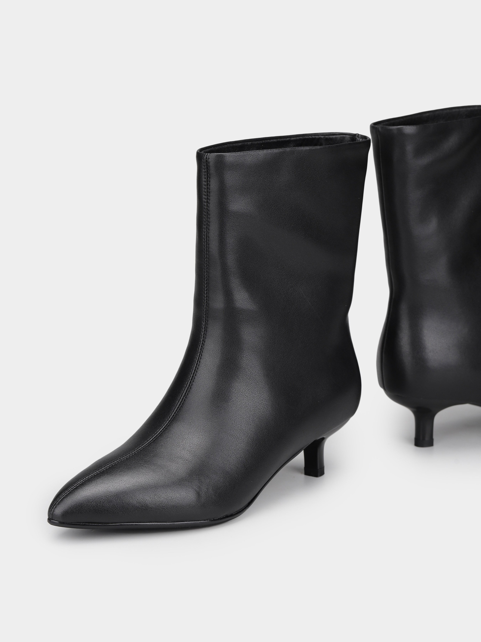 Черевики та чоботи Жіночі Braska