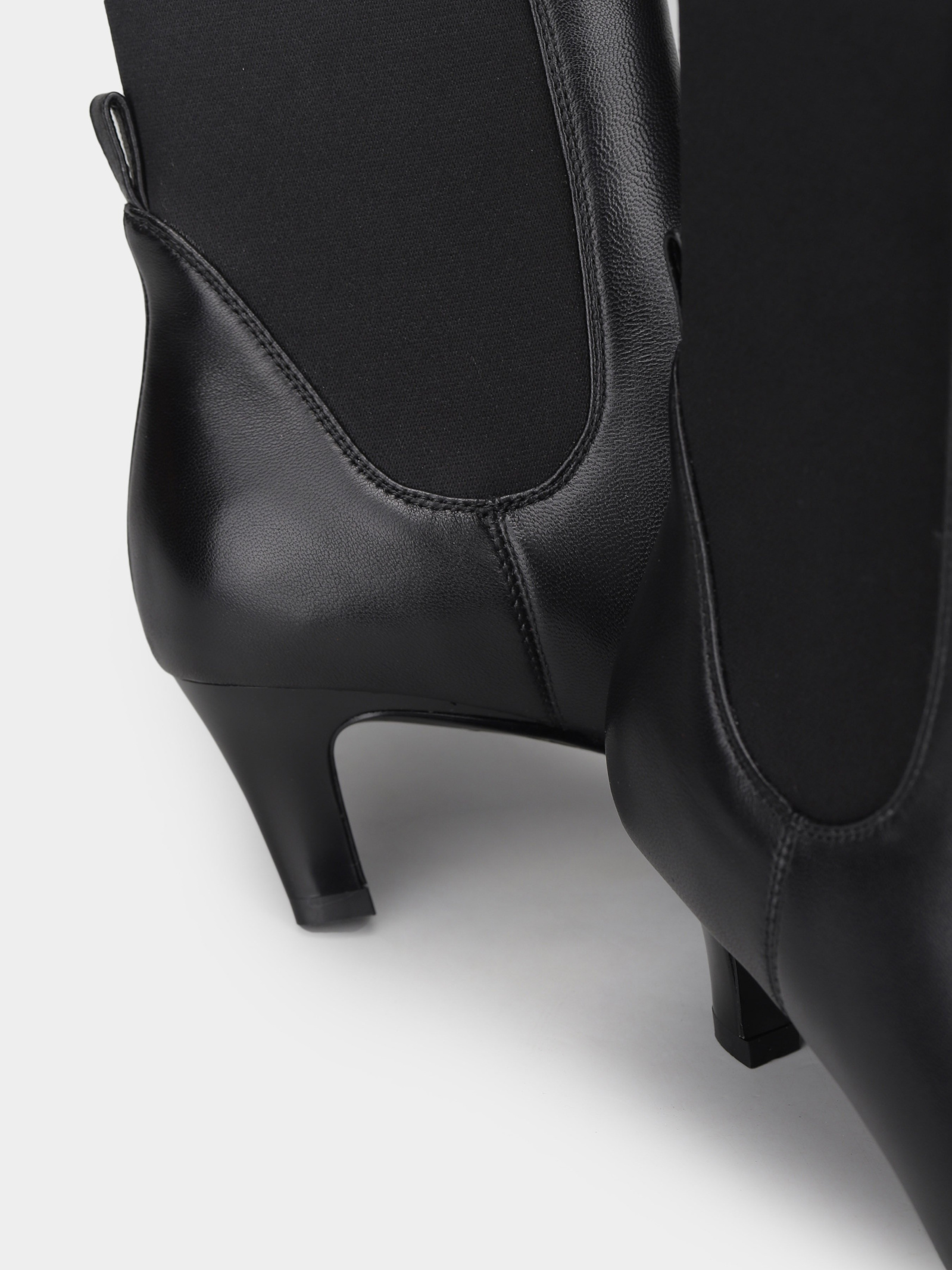 Черевики та чоботи Жіночі Braska