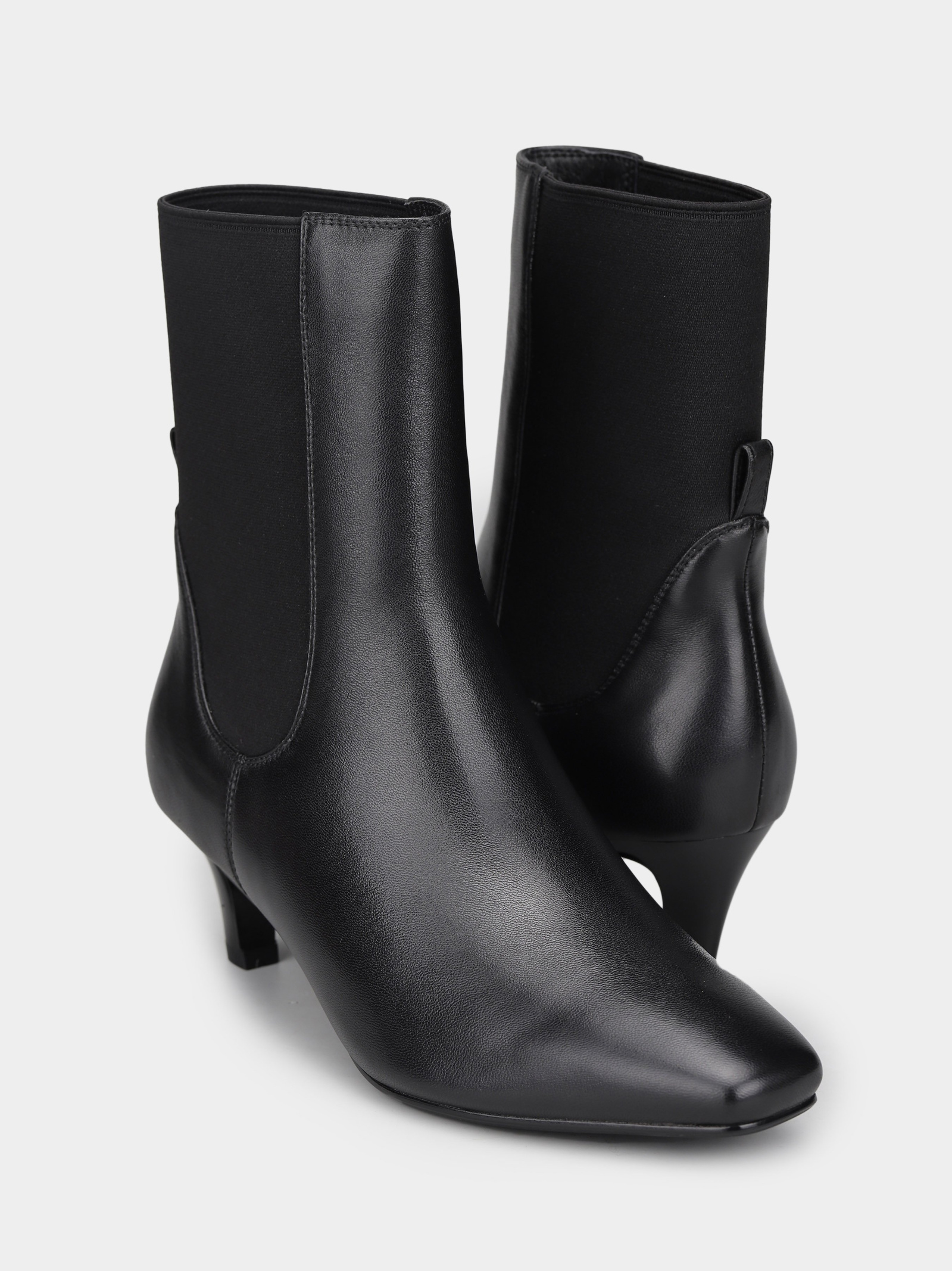 Черевики та чоботи Жіночі Braska