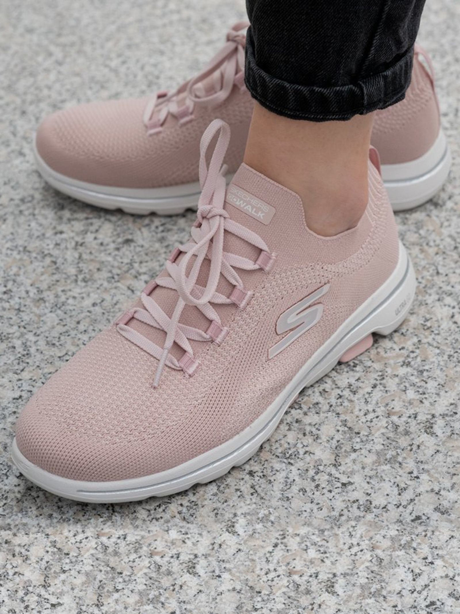 Кросівки для спорту Жіночі Skechers