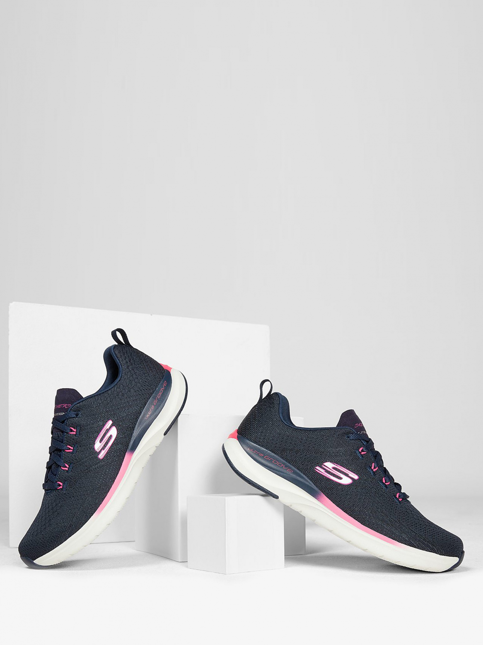 Кросівки для спорту Жіночі Skechers