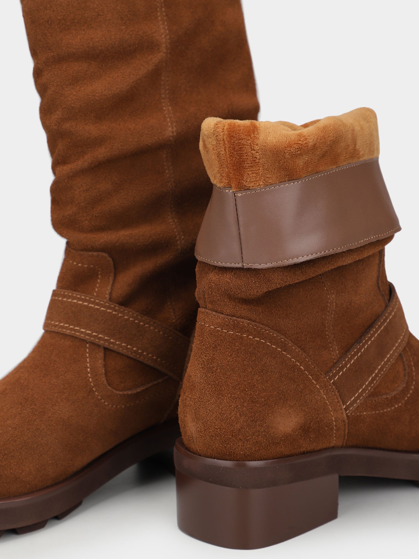 Черевики та чоботи Жіночі Braska